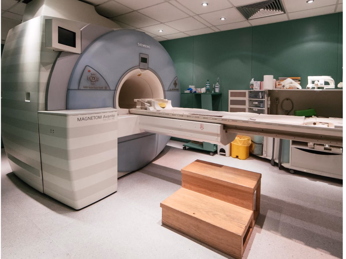 Siemens Magnetom Avanto 1.5T scanner room at Mag-Medica